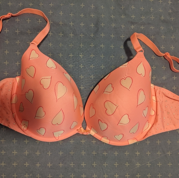 38DD Victoria's Secret push-up - Picture 2 of 9